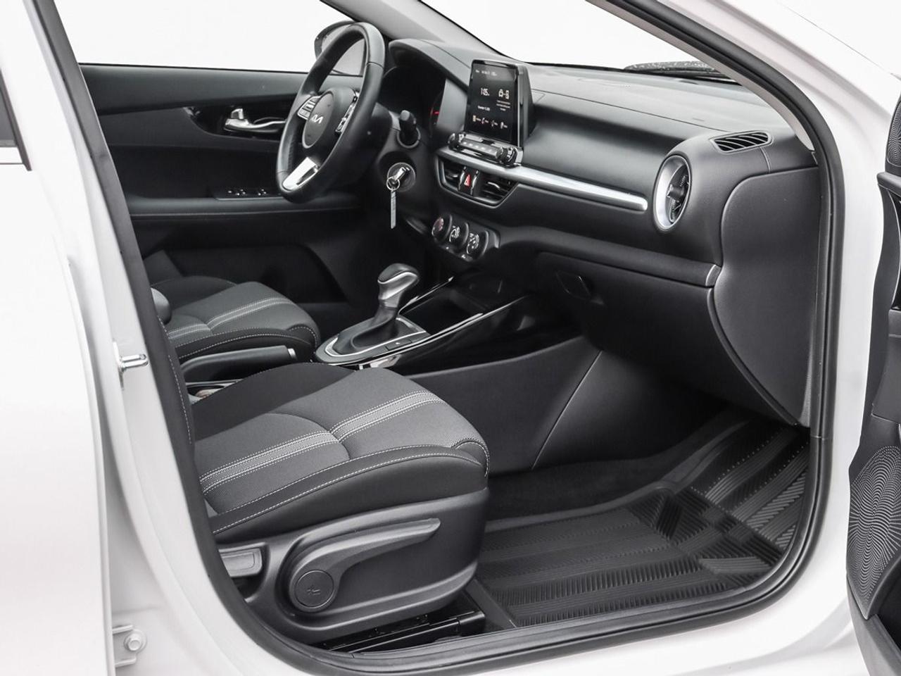 2024 Kia Forte EX+ Sunroof Apple Car-Play Blind-Spot Monitor Photo