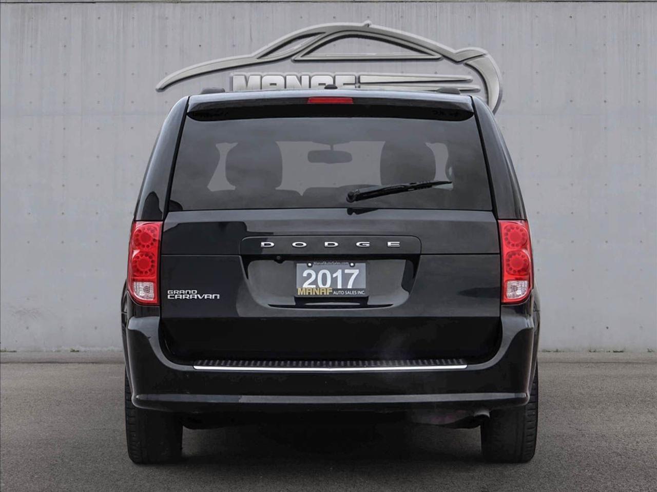 2017 Dodge Grand Caravan Crew Plus Photo