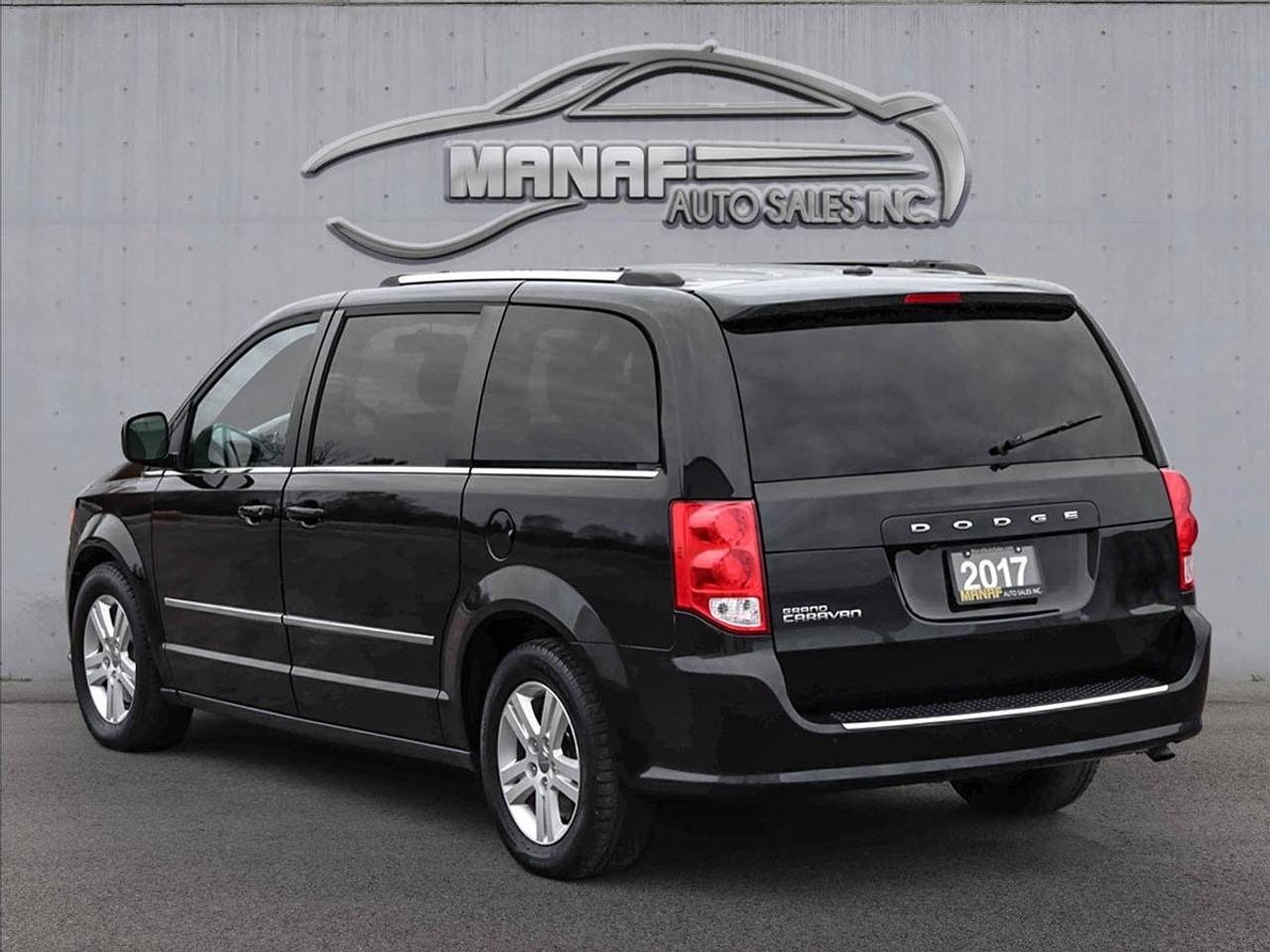 2017 Dodge Grand Caravan Crew Plus Photo