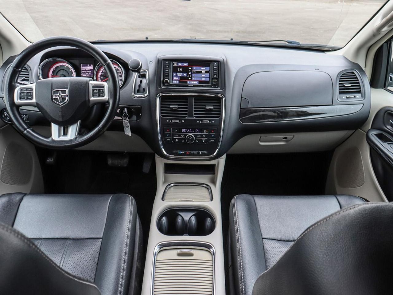 2017 Dodge Grand Caravan Crew Plus Photo