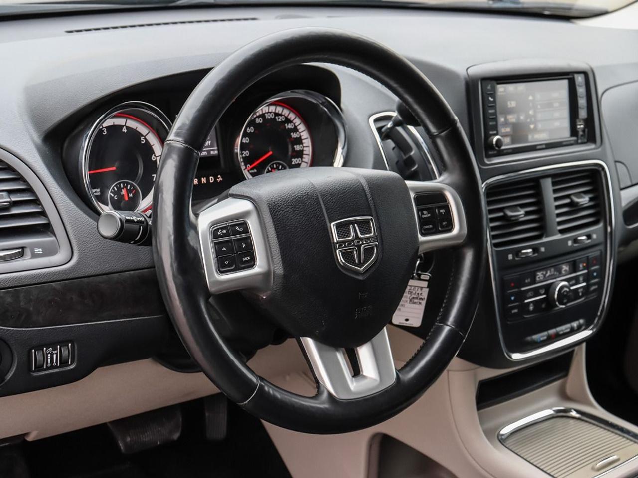 2017 Dodge Grand Caravan Crew Plus Photo