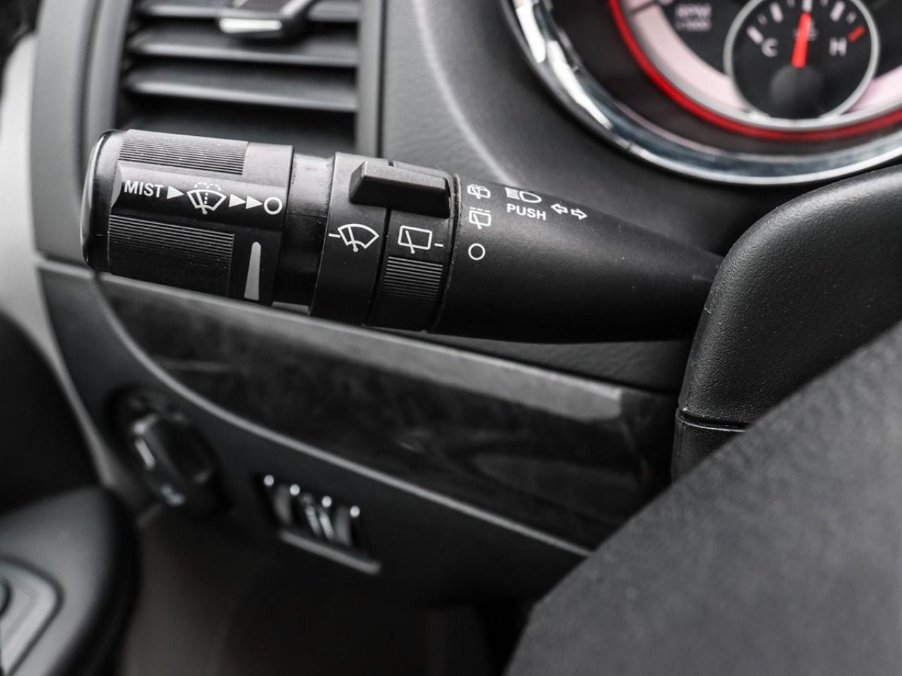 2017 Dodge Grand Caravan Crew Plus Photo