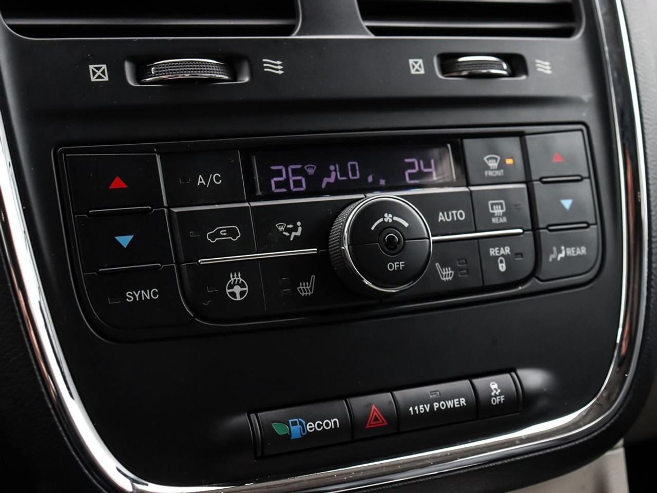 2017 Dodge Grand Caravan Crew Plus Photo