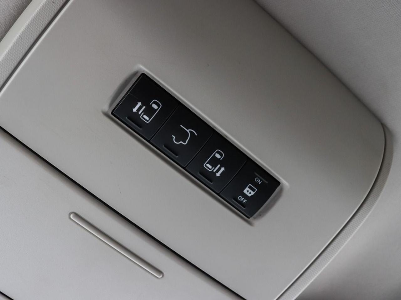 2017 Dodge Grand Caravan Crew Plus Photo