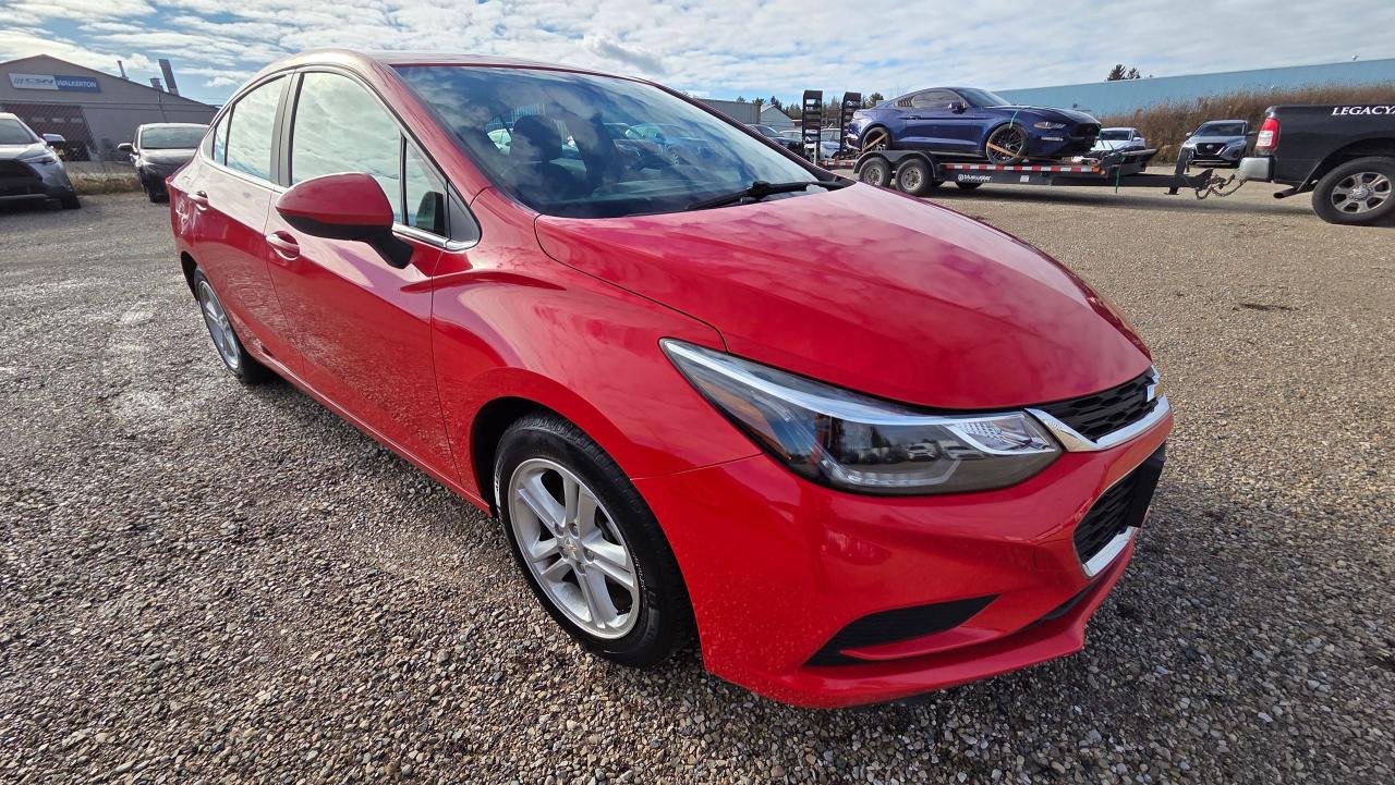 2017 Chevrolet Cruze LT Photo3