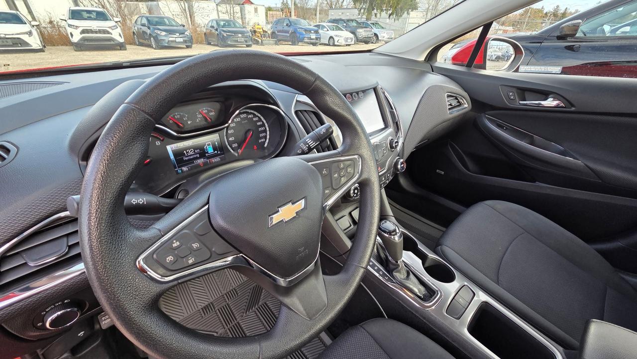 2017 Chevrolet Cruze LT - Photo #11