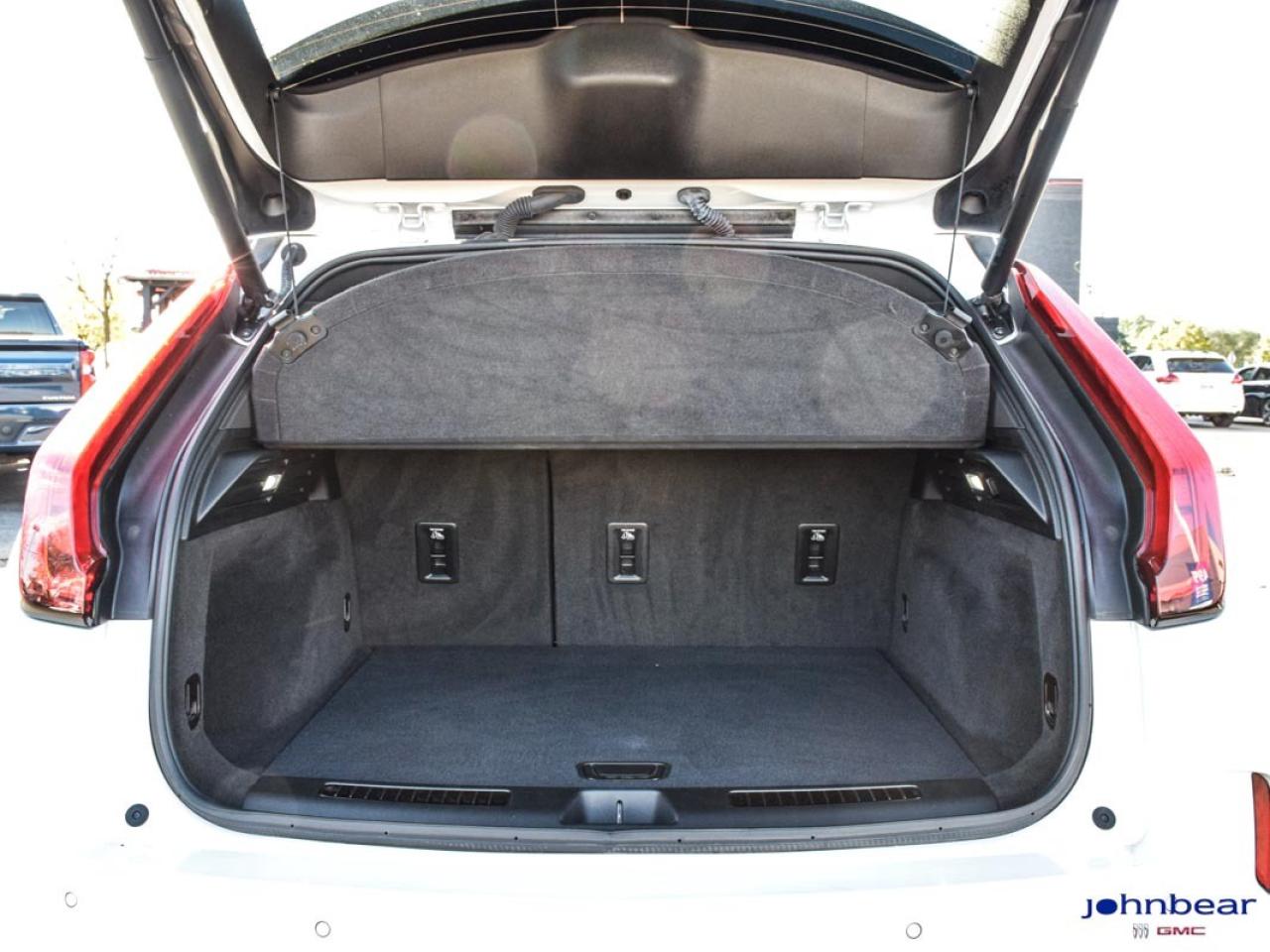 2024 Cadillac XT4 AWD Premium Luxury Photo