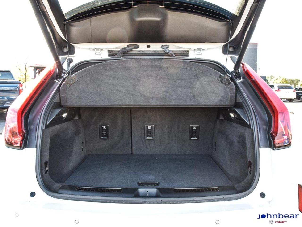 2024 Cadillac XT4 AWD Premium Luxury Photo