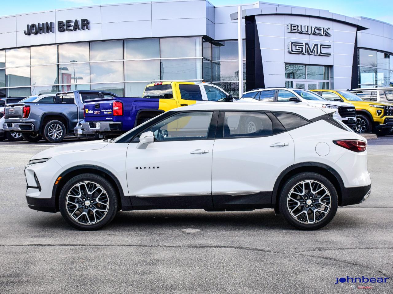 2023 Chevrolet Blazer Premier Photo2