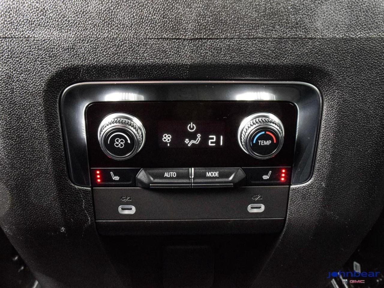 2023 GMC Yukon SLT Photo