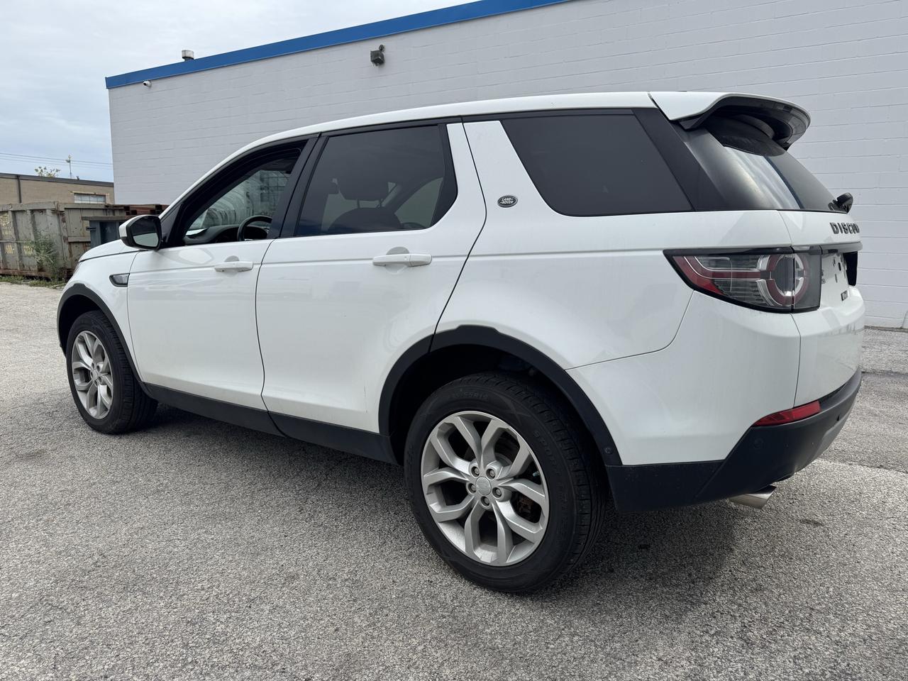 2016 Land Rover Discovery Sport HSE - Photo #7