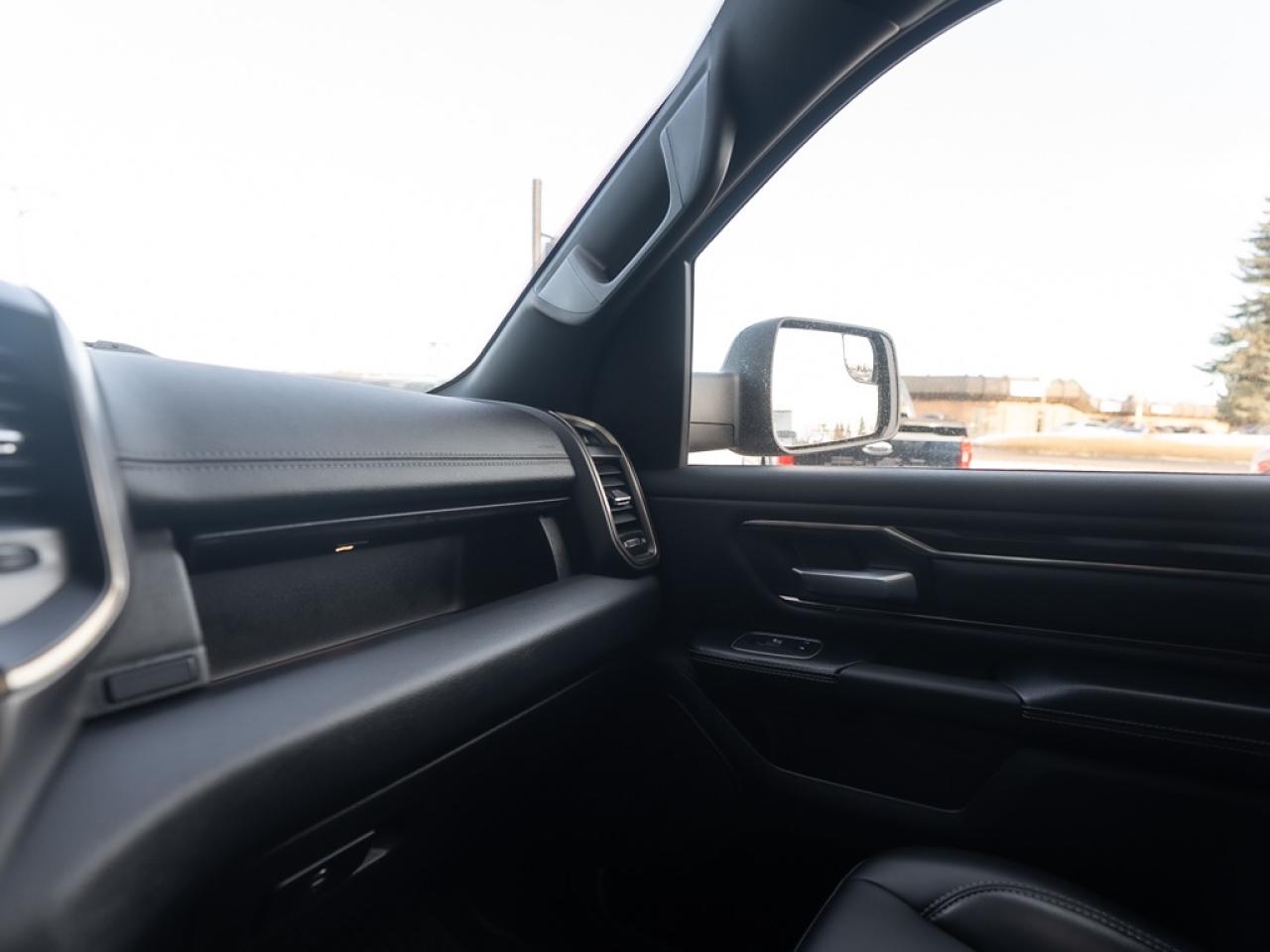 2022 RAM 1500 SPORT Photo34