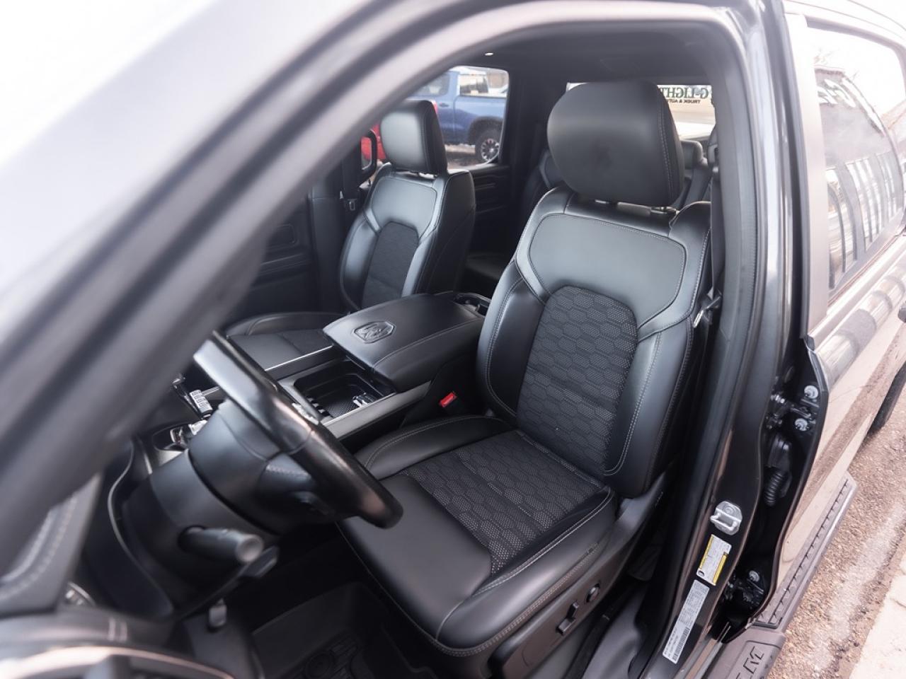 2022 RAM 1500 SPORT Photo37