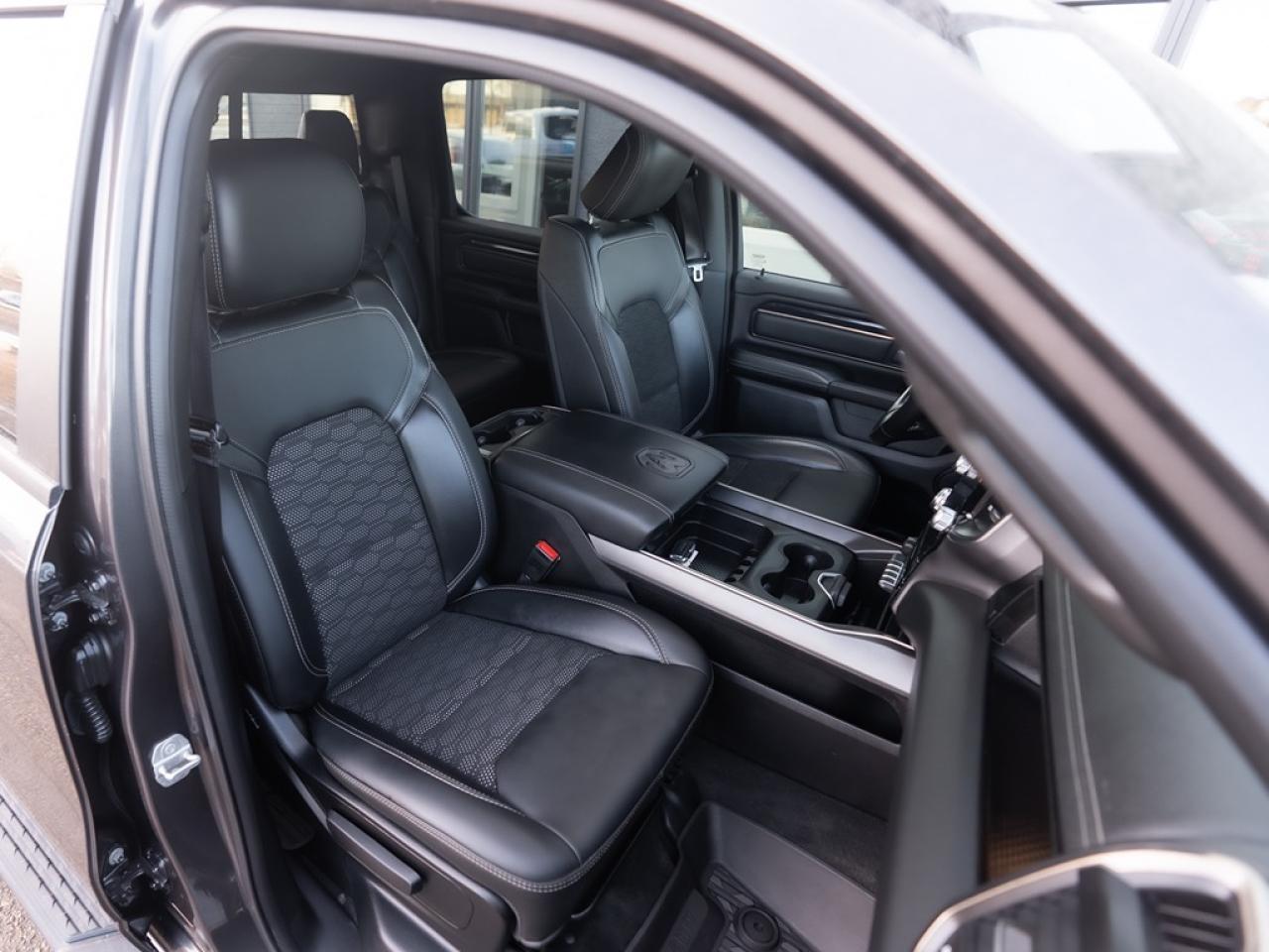 2022 RAM 1500 SPORT Photo40