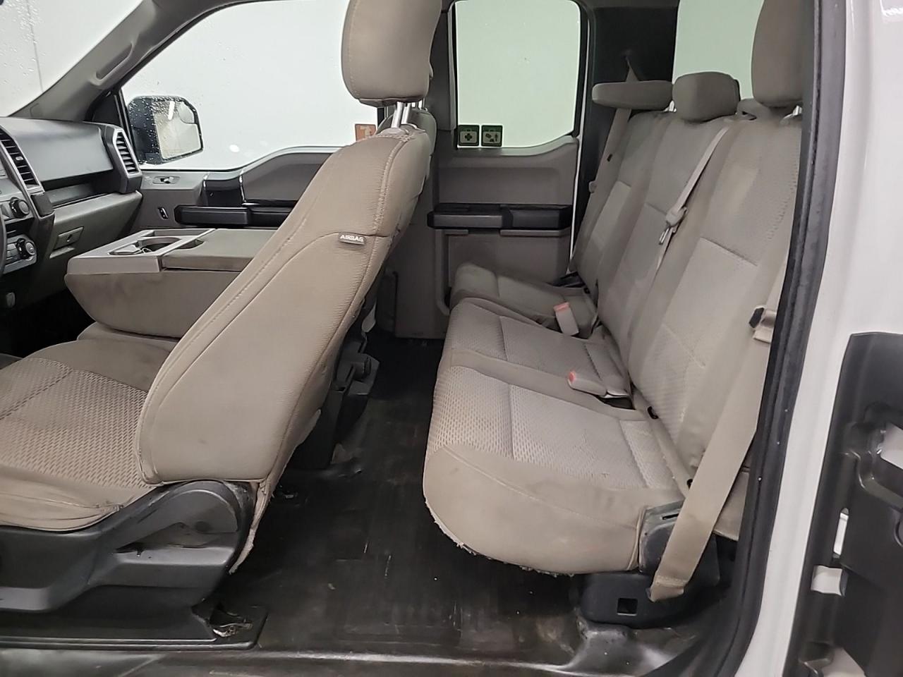 2017 Ford F-150 XLT 4WD - Photo #4