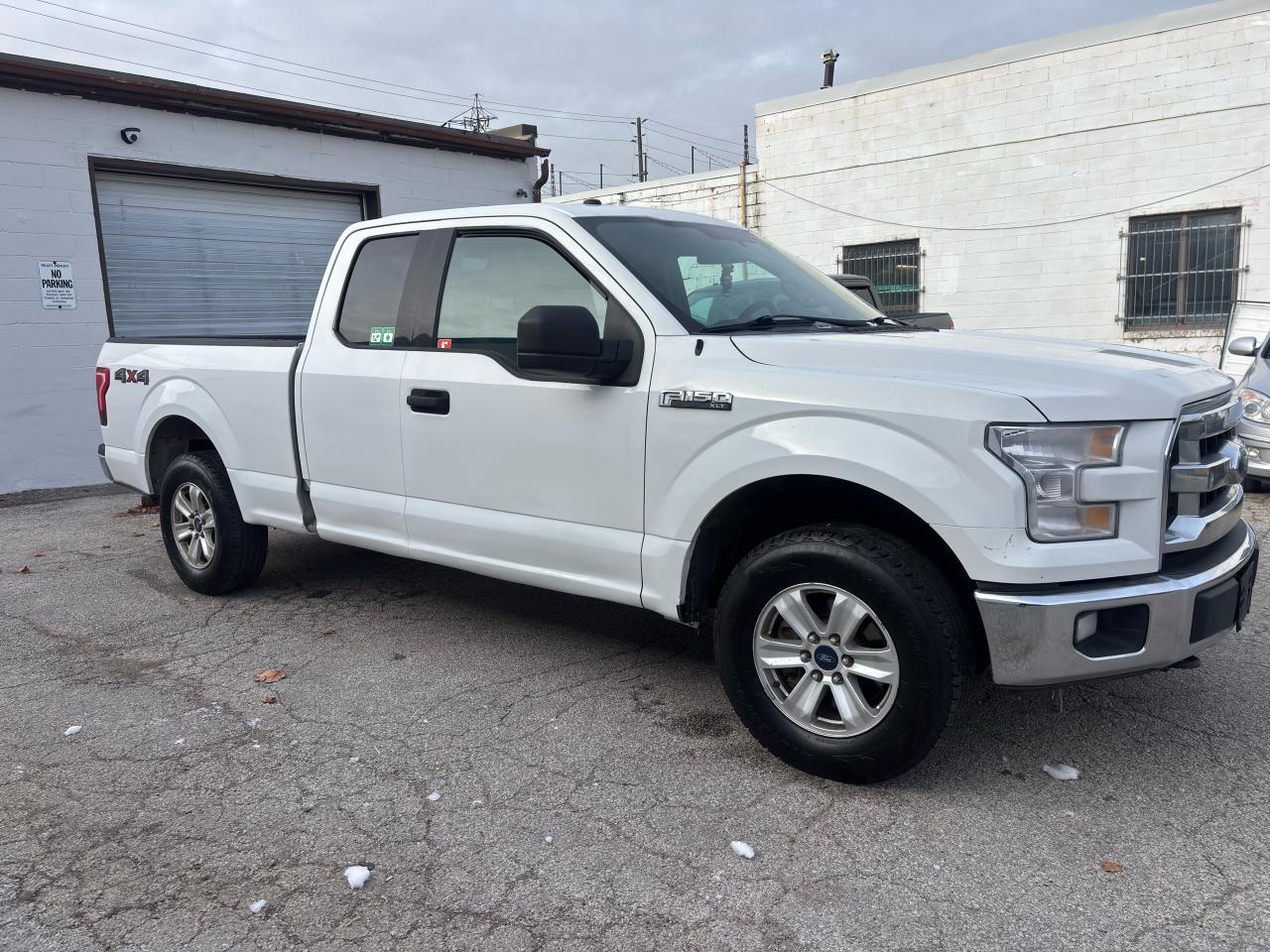 2017 Ford F-150 XLT 4WD - Photo #3