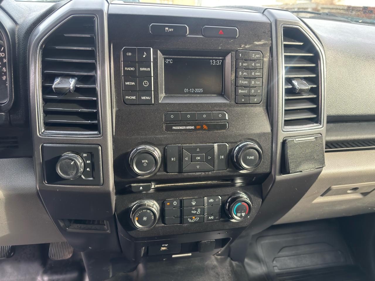 2017 Ford F-150 XLT 4WD - Photo #12