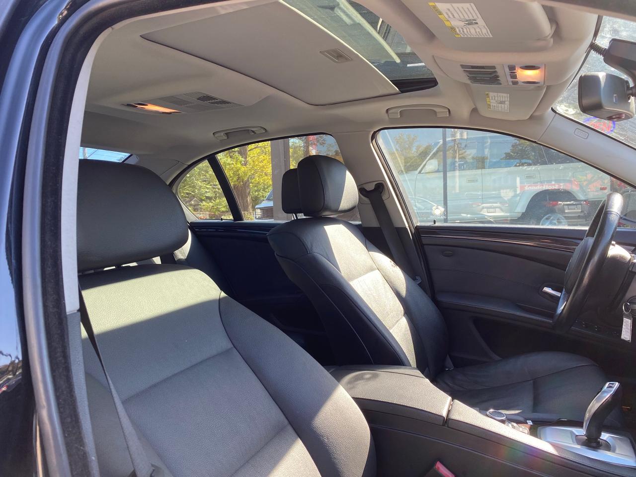 2010 BMW 5 Series 528i xDrive - Photo #27