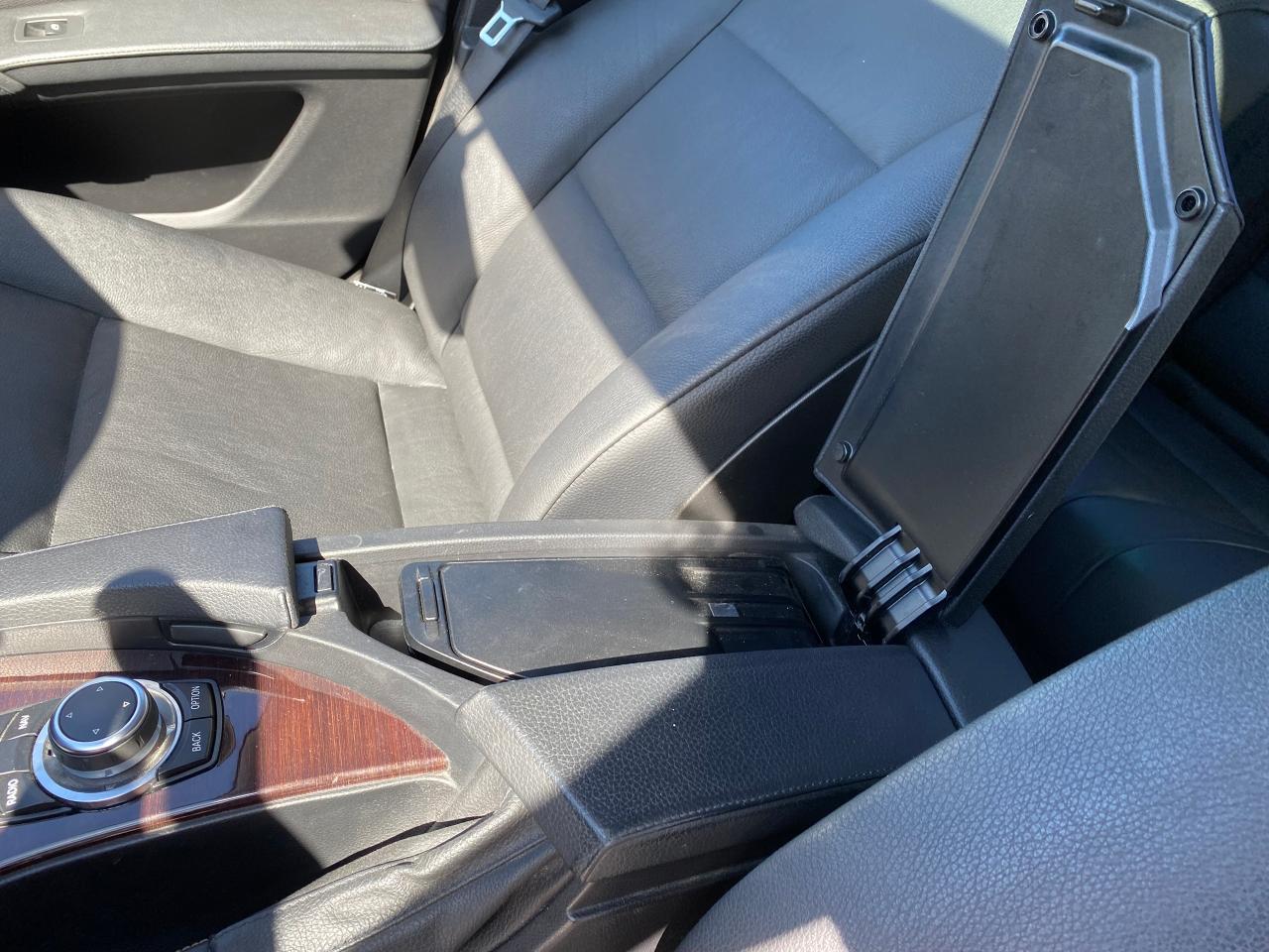 2010 BMW 5 Series 528i xDrive Photo