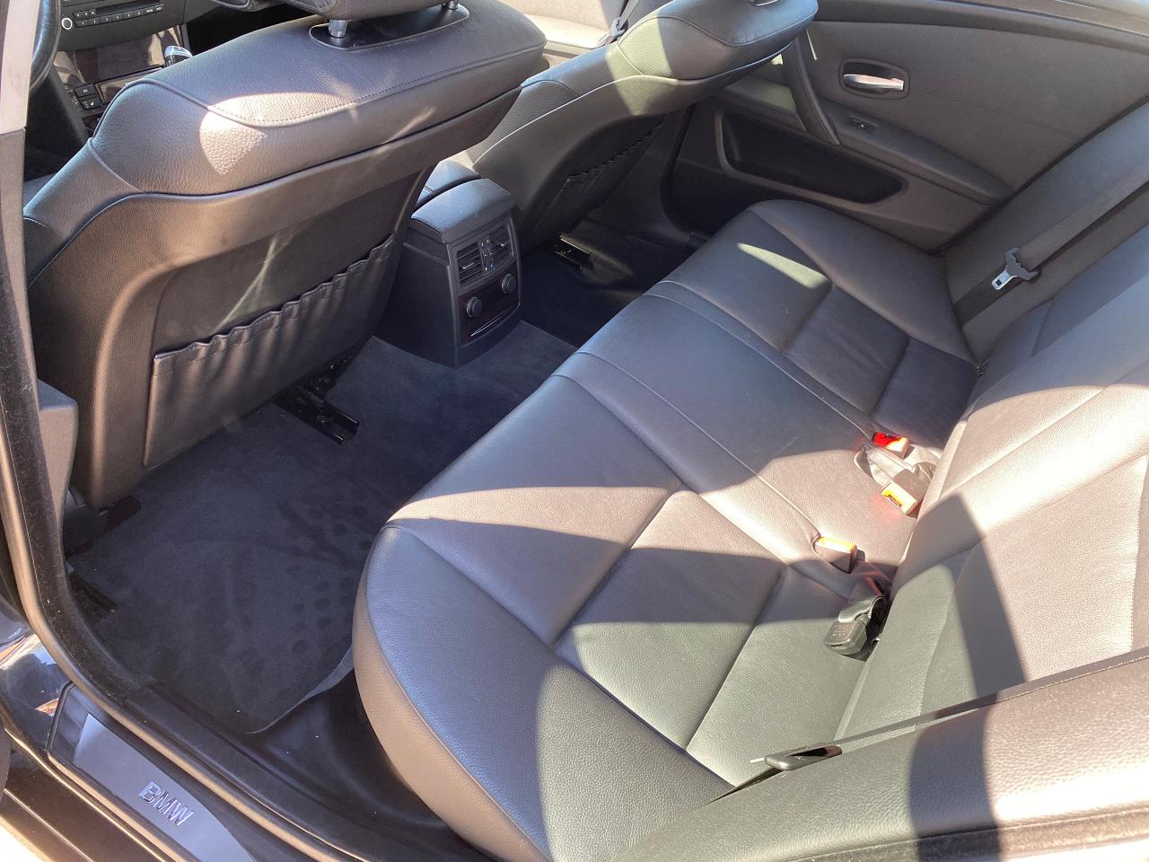 2010 BMW 5 Series 528i xDrive Photo