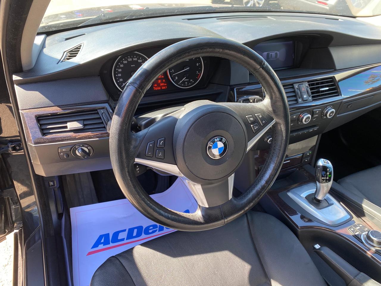 2010 BMW 5 Series 528i xDrive Photo