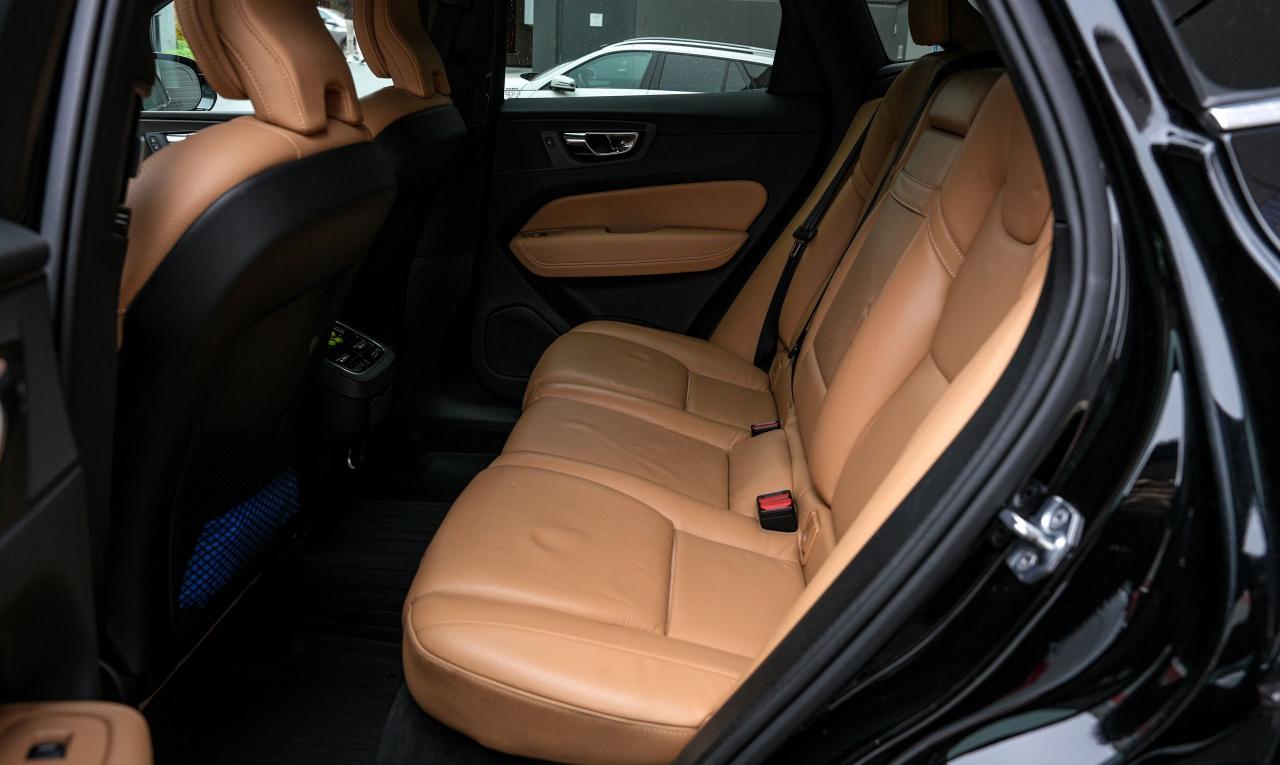 2019 Volvo XC60 T6 AWD Momentum - Photo #11