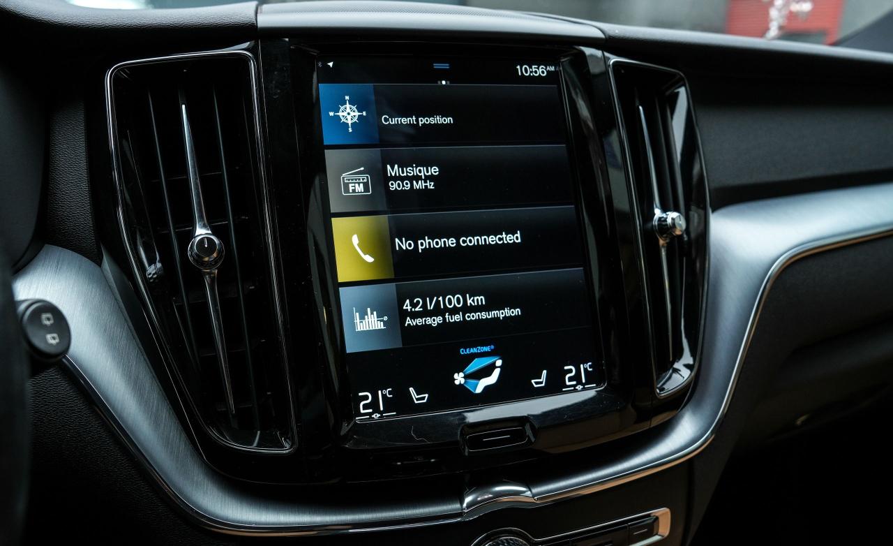 2019 Volvo XC60 T6 AWD Momentum - Photo #12