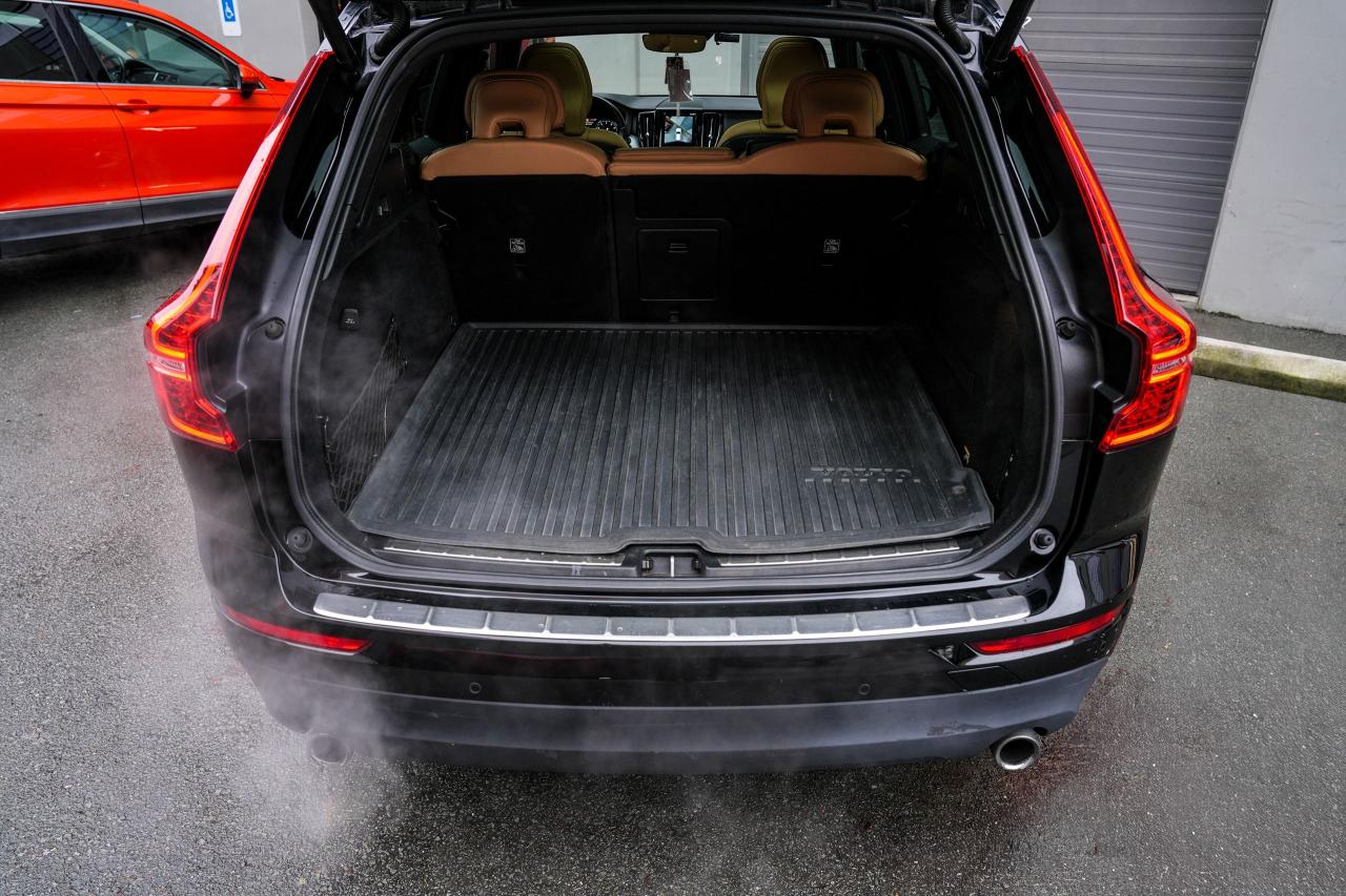 2019 Volvo XC60 T6 AWD Momentum - Photo #16