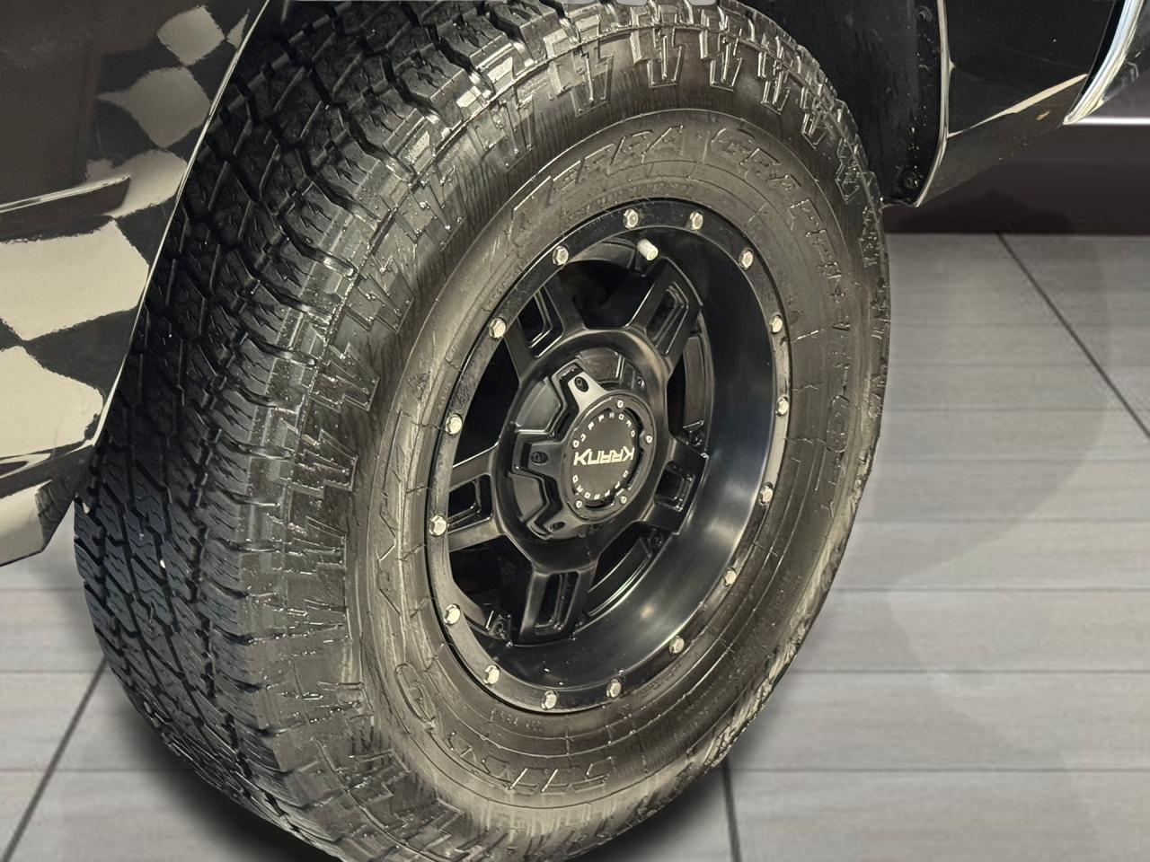 2016 RAM 1500 4x4 5.7l V8 HEMI Crew ST+Camera+A/C+CLEAN CARFAX Photo45