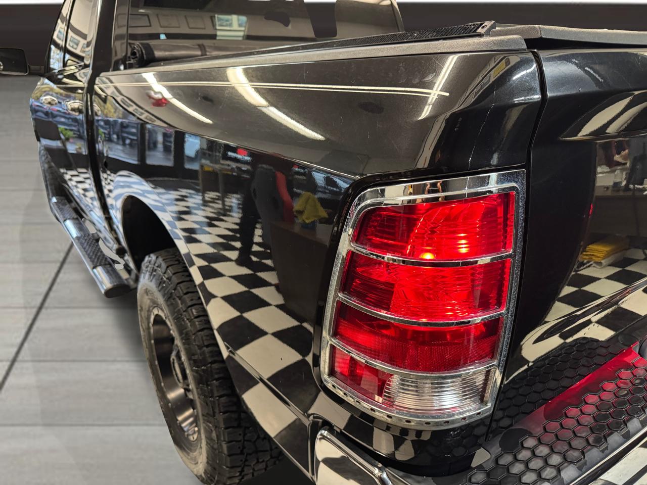 2016 RAM 1500 4x4 5.7l V8 HEMI Crew ST+Camera+A/C+CLEAN CARFAX Photo86