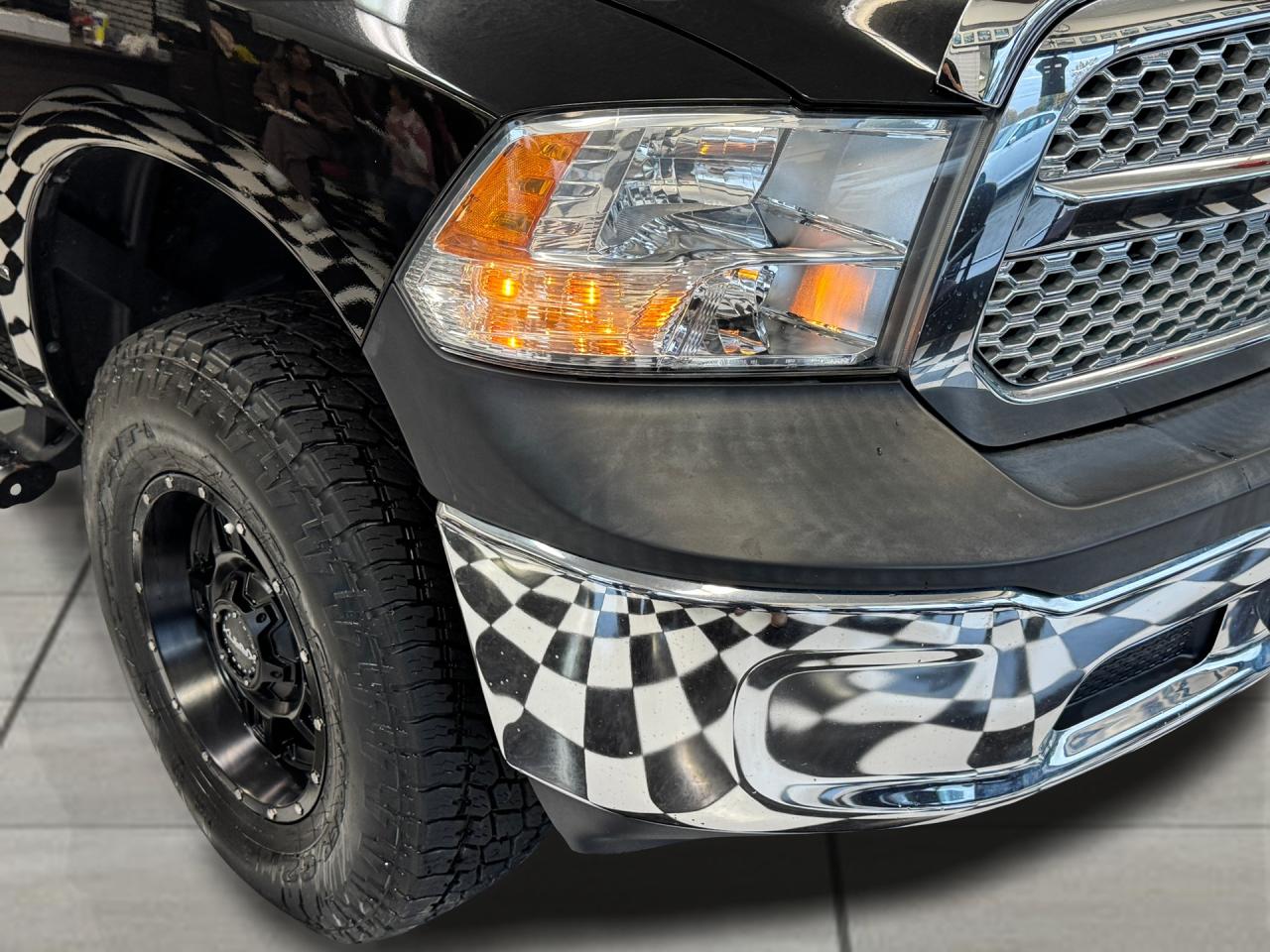 2016 RAM 1500 4x4 5.7l V8 HEMI Crew ST+Camera+A/C+CLEAN CARFAX Photo31