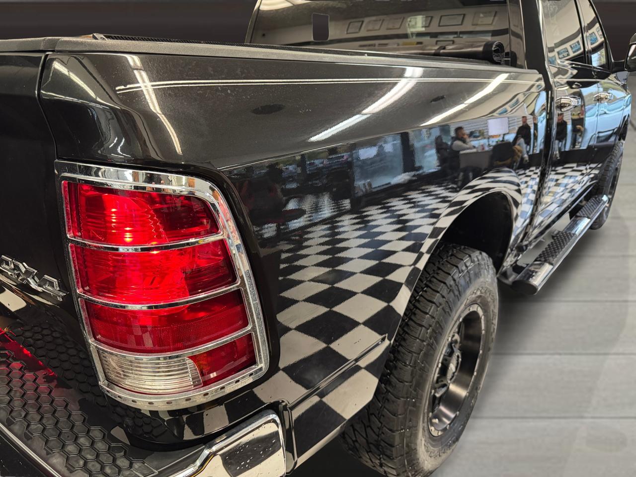 2016 RAM 1500 4x4 5.7l V8 HEMI Crew ST+Camera+A/C+CLEAN CARFAX Photo87