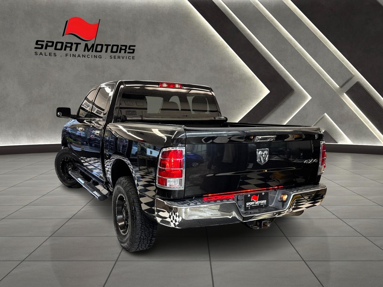 2016 RAM 1500 4x4 5.7l V8 HEMI Crew ST+Camera+A/C+CLEAN CARFAX Photo69