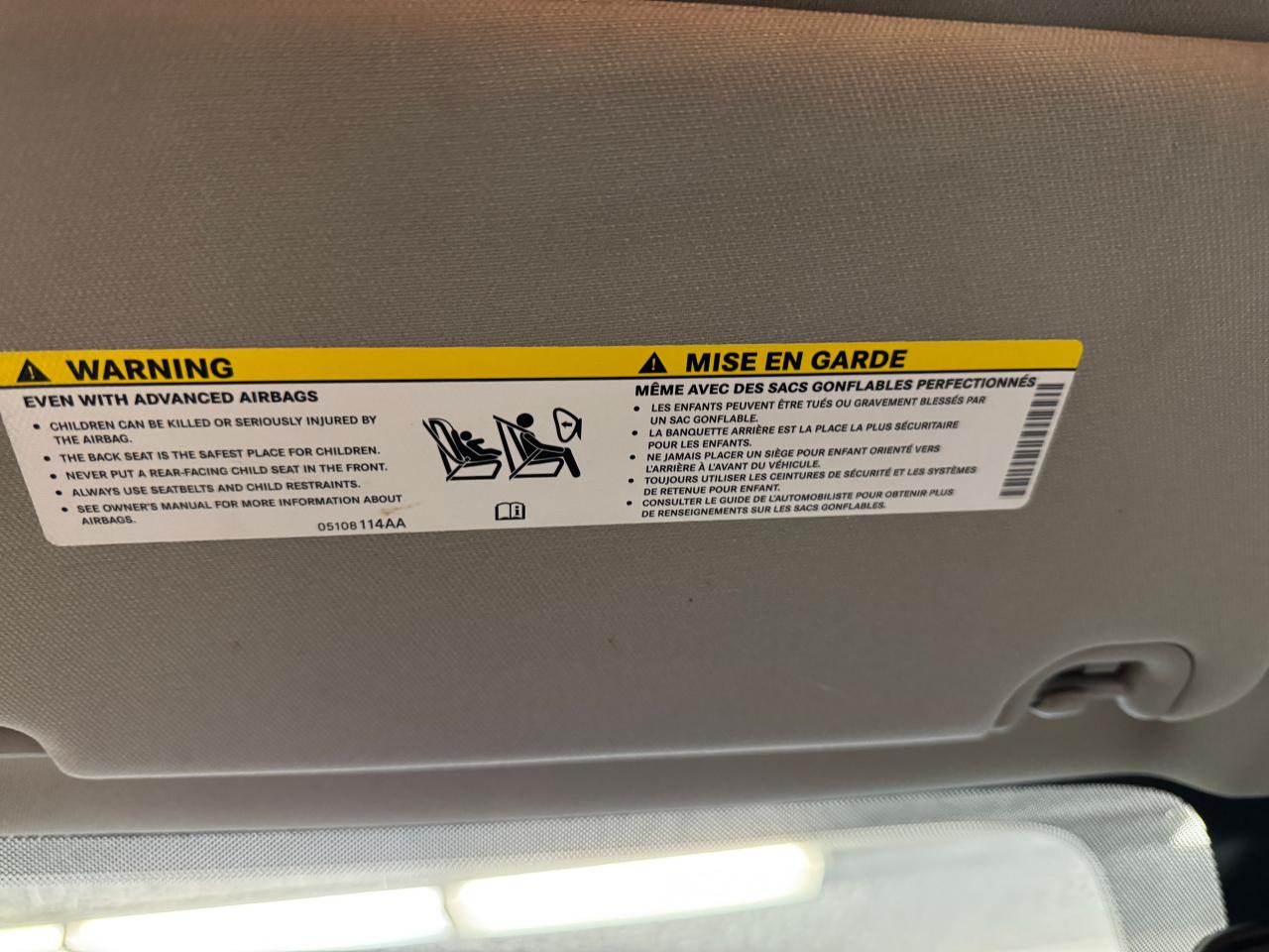 2016 RAM 1500 4x4 5.7l V8 HEMI Crew ST+Camera+A/C+CLEAN CARFAX Photo96