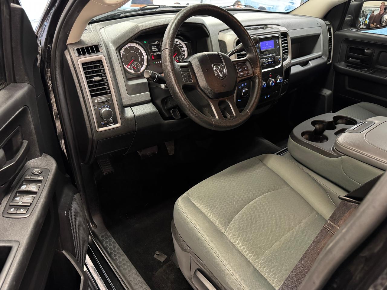 2016 RAM 1500 4x4 5.7l V8 HEMI Crew ST+Camera+A/C+CLEAN CARFAX Photo71