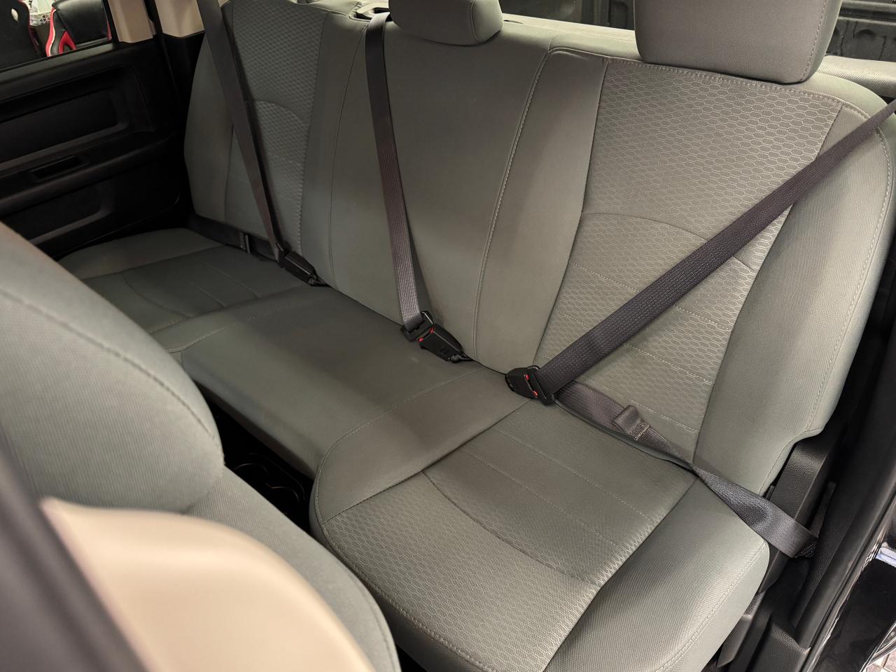 2016 RAM 1500 4x4 5.7l V8 HEMI Crew ST+Camera+A/C+CLEAN CARFAX Photo78