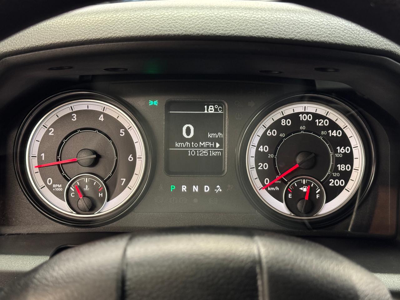 2016 RAM 1500 4x4 5.7l V8 HEMI Crew ST+Camera+A/C+CLEAN CARFAX Photo66