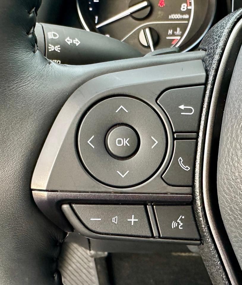 2023 Toyota Camry SE | NO ACCIDENTS | LOW KMS | BACK UP CAM Photo