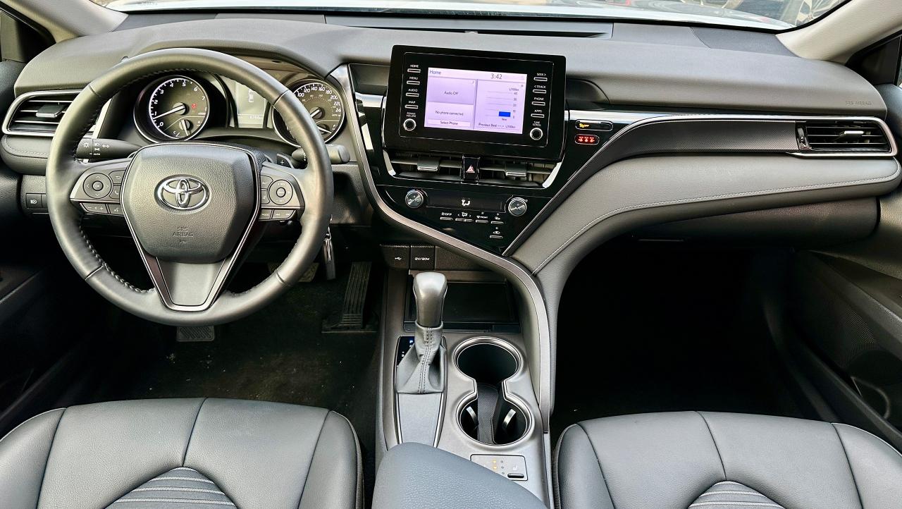 2023 Toyota Camry SE | NO ACCIDENTS | LOW KMS | BACK UP CAM Photo