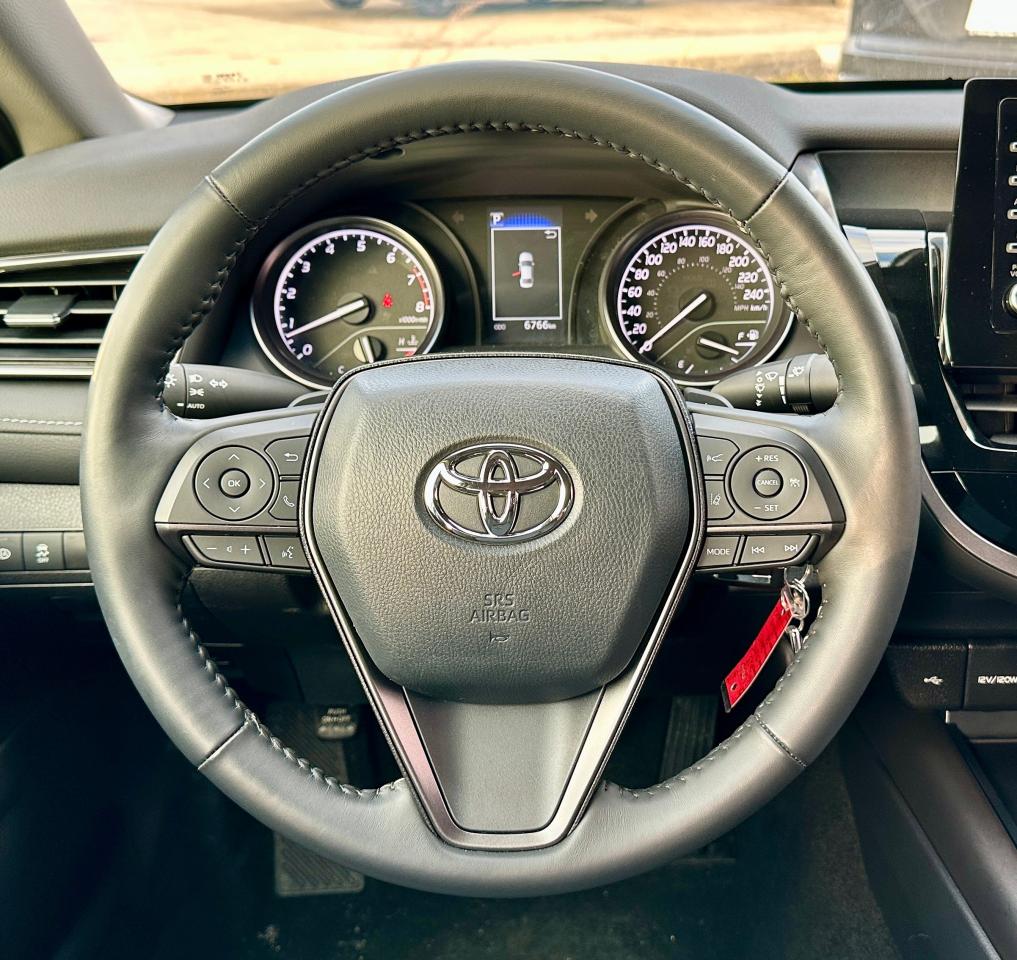 2023 Toyota Camry SE | NO ACCIDENTS | LOW KMS | BACK UP CAM Photo
