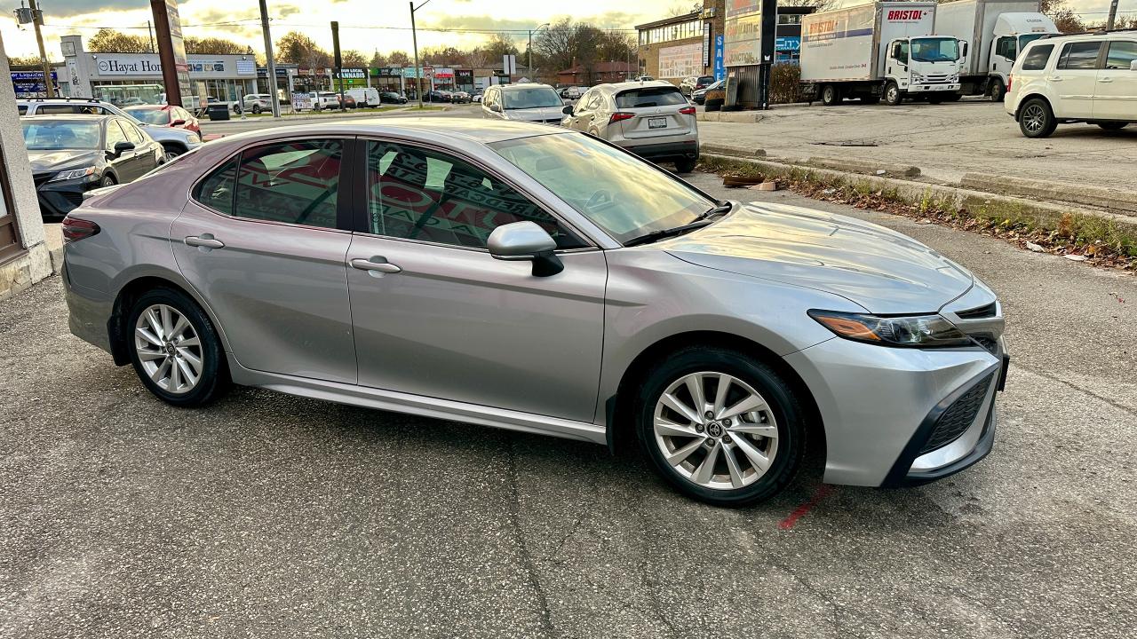2023 Toyota Camry SE | NO ACCIDENTS | LOW KMS | BACK UP CAM Photo