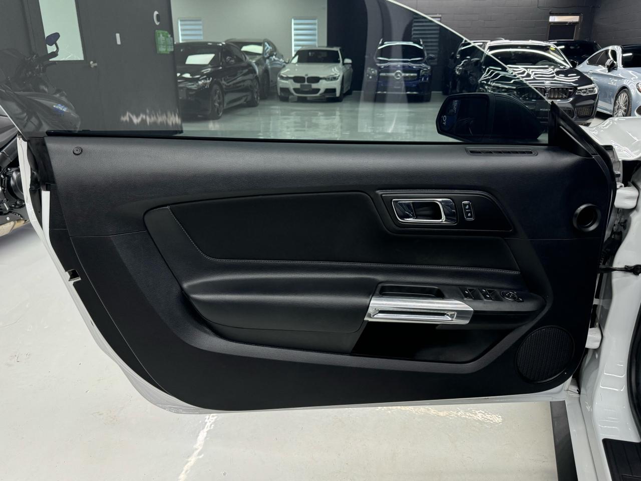 2017 Ford Mustang V6|CONVERTIBLE|BACKUP|BLUTOOTH|CRUISE CONTROL| - Photo #6