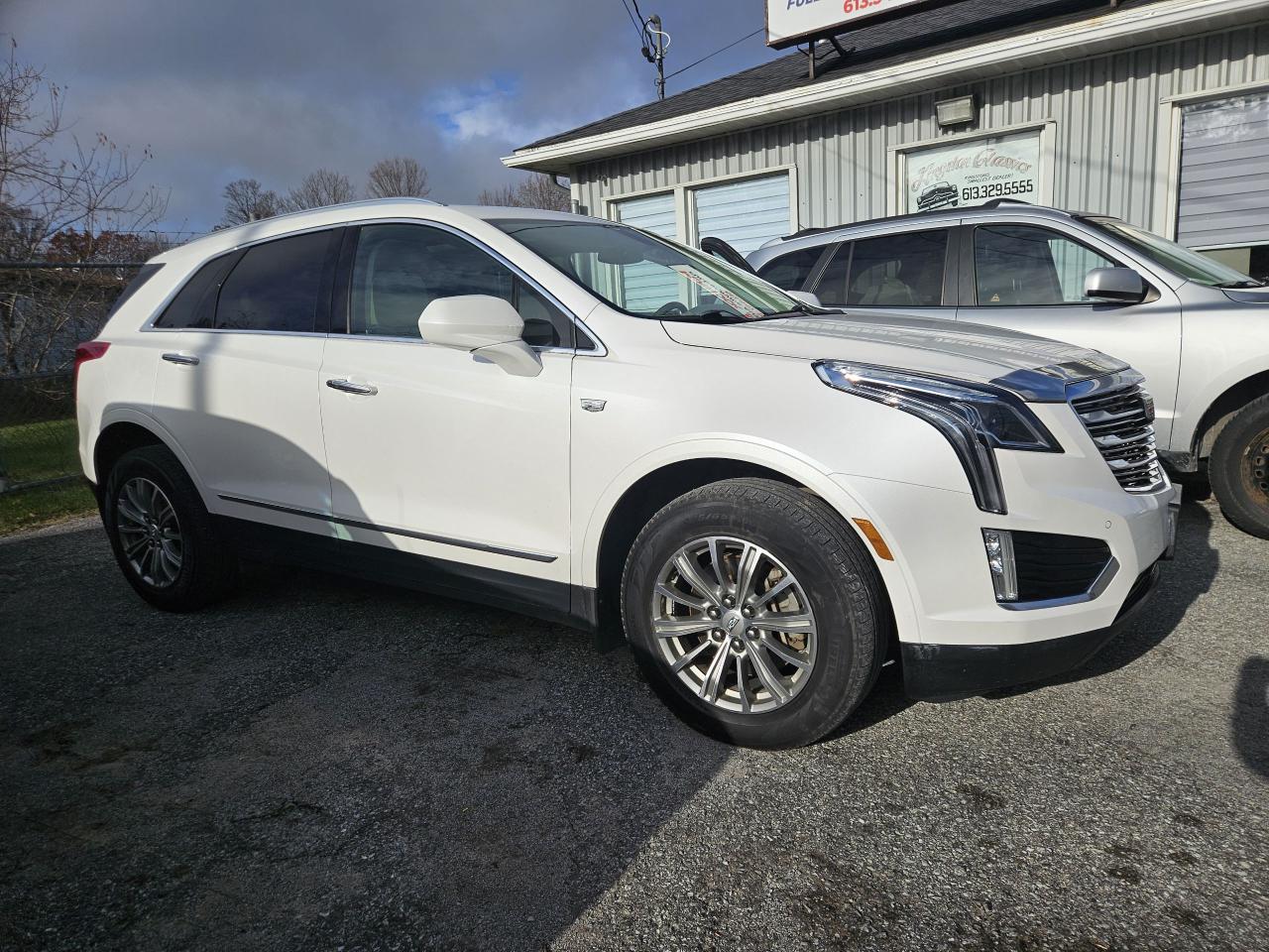 2017 Cadillac XT5 Luxury FWD - Photo #3