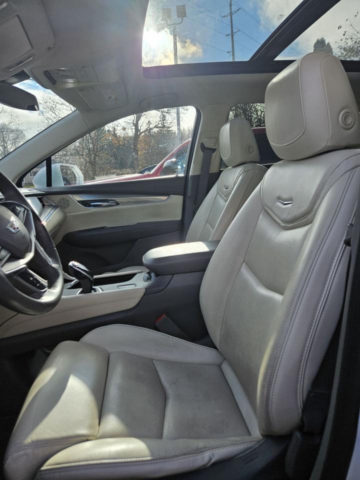 2017 Cadillac XT5 Luxury FWD - Photo #4