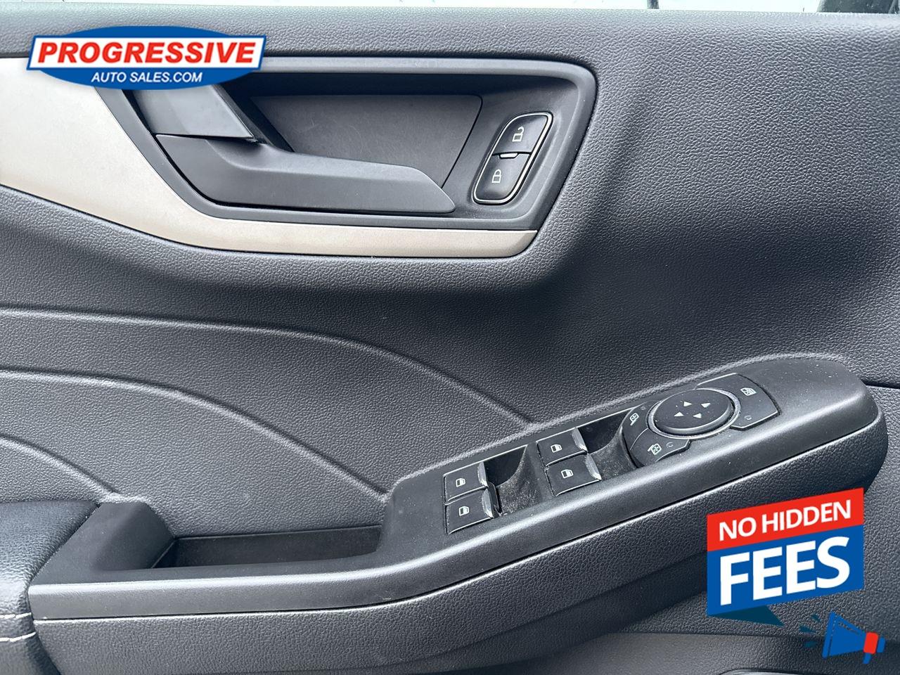 2022 Ford Escape SE Photo