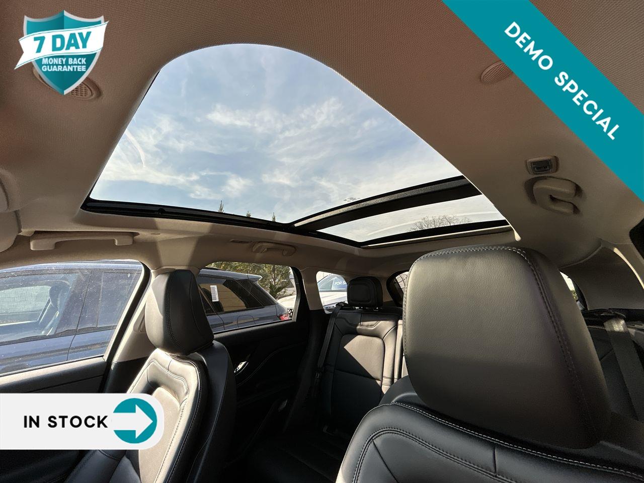 2025 Lincoln Corsair Premiere DEALER DEMO | 360 CAM | HEATED STEERING WHEEL | Photo