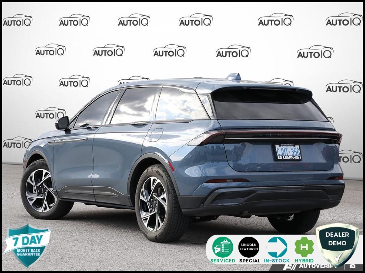 2025 Lincoln Nautilus Premiere 102A | CVT AUTO ELECTRIC | JET APPEAR PKG | 2.0L FHEV | WHISPER BLUE MET 3C Photo3