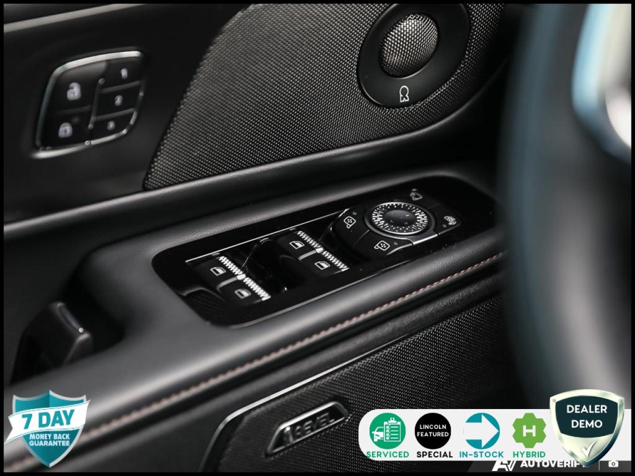 2025 Lincoln Nautilus Premiere 102A | CVT AUTO ELECTRIC | JET APPEAR PKG | 2.0L FHEV | WHISPER BLUE MET 3C Photo