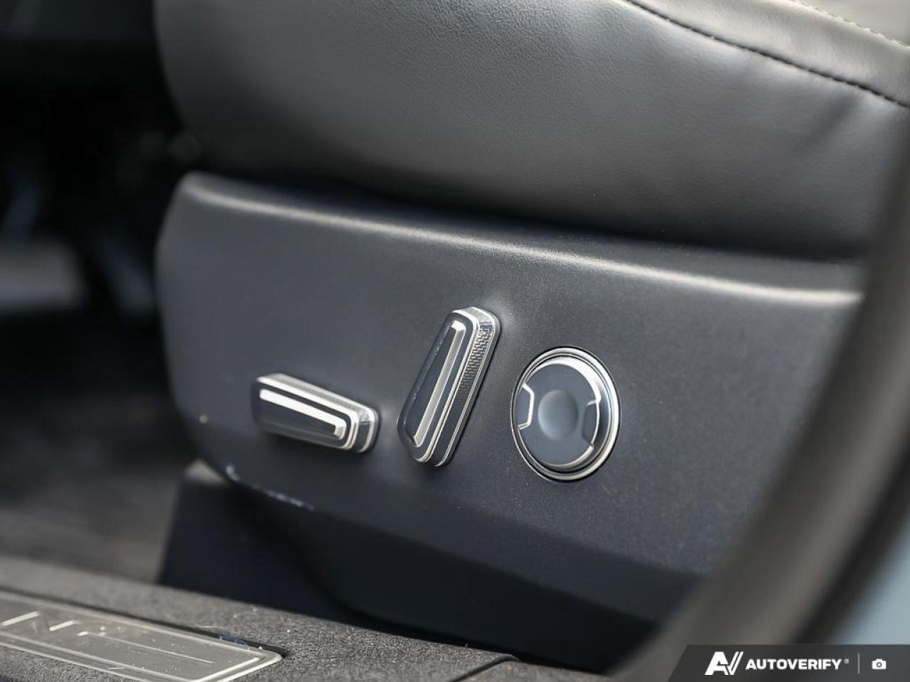 2025 Lincoln Nautilus Premiere 102A | CVT AUTO ELECTRIC | JET APPEAR PKG | 2.0L FHEV | WHISPER BLUE MET 3C Photo