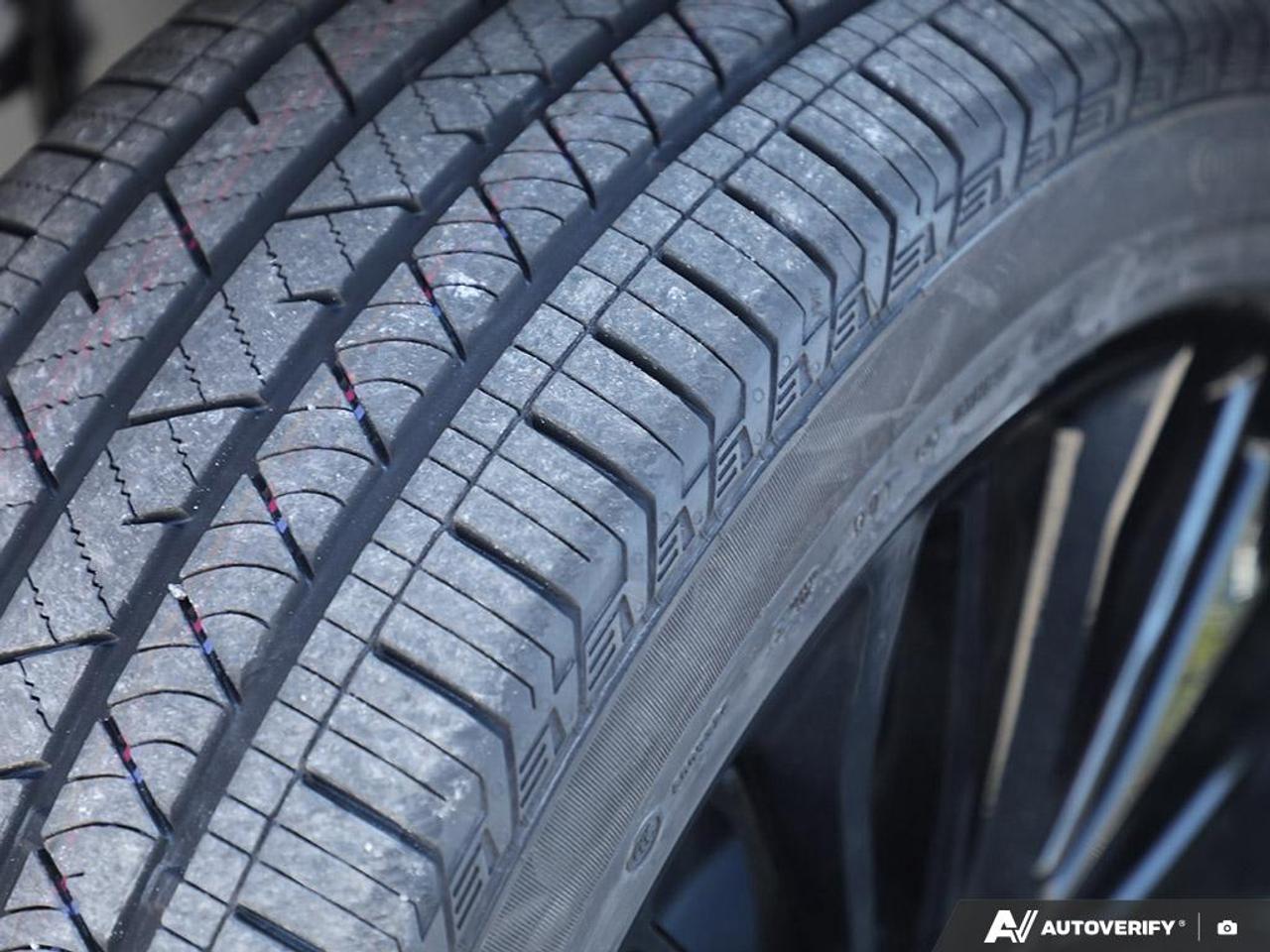 2025 Lincoln Corsair Premiere Equipment Group 101A|ALL-WTHR FLR LNRS W/MATS|PANORAMIC VISTA RF W/PWR SHADE|8-SPD AUTO|17 MINI SPARE WHEEL W/TIRE|JET APPEARANCE PKG|2.0L TURBOCHARGED ENG|CRYSTAL WHITE MET CC|EQUIP GROUP 101A|EBONY, Photo